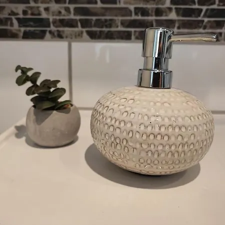 Tatil Evi -stadthaus Ida- Mit Grosser Dachterasse, Am Schlosspark, Luftkurort Kisslegg, Boxspringbetten, Kaffeevollautomat, Smarttv, Familienfreundlich, Grosszuegig, Zentral Kißlegg