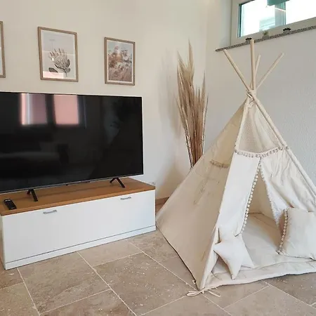 -stadthaus Ida- Mit Grosser Dachterasse, Am Schlosspark, Luftkurort Kisslegg, Boxspringbetten, Kaffeevollautomat, Smarttv, Familienfreundlich, Grosszuegig, Zentral Kisslegg