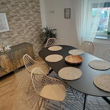 -stadthaus Ida- Mit Grosser Dachterasse, Am Schlosspark, Luftkurort Kisslegg, Boxspringbetten, Kaffeevollautomat, Smarttv, Familienfreundlich, Grosszuegig, Zentral Kißlegg