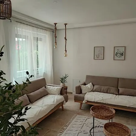 -stadthaus Ida- Mit Grosser Dachterasse, Am Schlosspark, Luftkurort Kisslegg, Boxspringbetten, Kaffeevollautomat, Smarttv, Familienfreundlich, Grosszuegig, Zentral