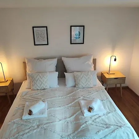 -stadthaus Ida- Mit Grosser Dachterasse, Am Schlosspark, Luftkurort Kisslegg, Boxspringbetten, Kaffeevollautomat, Smarttv, Familienfreundlich, Grosszuegig, Zentral * Kißlegg