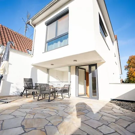 -stadthaus Ida- Mit Grosser Dachterasse, Am Schlosspark, Luftkurort Kisslegg, Boxspringbetten, Kaffeevollautomat, Smarttv, Familienfreundlich, Grosszuegig, Zentral