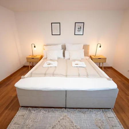 -stadthaus Ida- Mit Grosser Dachterasse, Am Schlosspark, Luftkurort Kisslegg, Boxspringbetten, Kaffeevollautomat, Smarttv, Familienfreundlich, Grosszuegig, Zentral Kißlegg