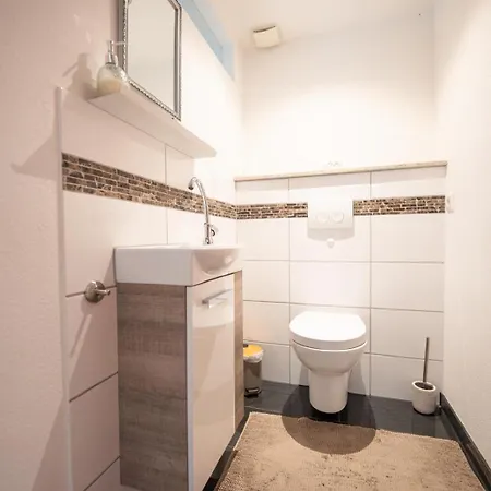 -stadthaus Ida- Mit Grosser Dachterasse, Am Schlosspark, Luftkurort Kisslegg, Boxspringbetten, Kaffeevollautomat, Smarttv, Familienfreundlich, Grosszuegig, Zentral * Kißlegg