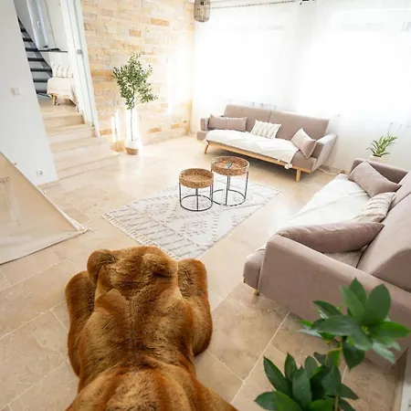 -stadthaus Ida- Mit Grosser Dachterasse, Am Schlosspark, Luftkurort Kisslegg, Boxspringbetten, Kaffeevollautomat, Smarttv, Familienfreundlich, Grosszuegig, Zentral Tatil Evi *