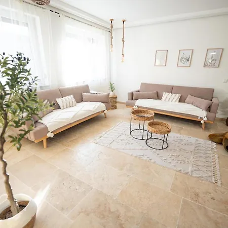 Tatil Evi -stadthaus Ida- Mit Grosser Dachterasse, Am Schlosspark, Luftkurort Kisslegg, Boxspringbetten, Kaffeevollautomat, Smarttv, Familienfreundlich, Grosszuegig, Zentral