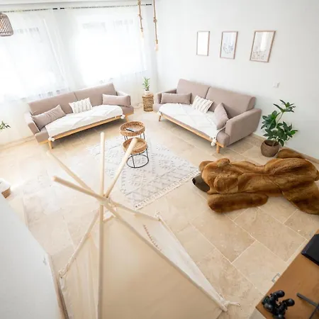 -stadthaus Ida- Mit Grosser Dachterasse, Am Schlosspark, Luftkurort Kisslegg, Boxspringbetten, Kaffeevollautomat, Smarttv, Familienfreundlich, Grosszuegig, Zentral *