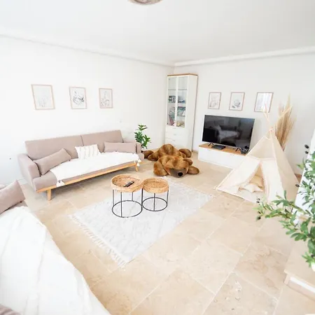 -stadthaus Ida- Mit Grosser Dachterasse, Am Schlosspark, Luftkurort Kisslegg, Boxspringbetten, Kaffeevollautomat, Smarttv, Familienfreundlich, Grosszuegig, Zentral * Kisslegg