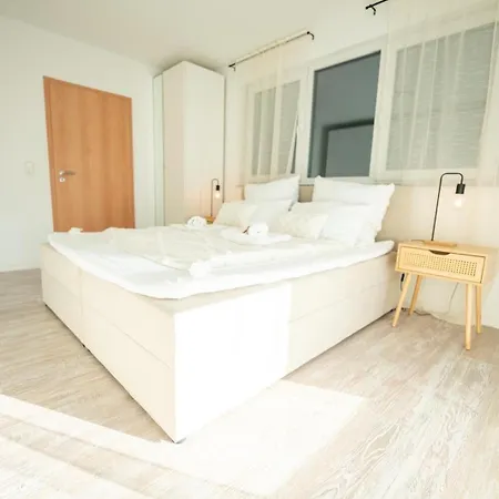 -stadthaus Ida- Mit Grosser Dachterasse, Am Schlosspark, Luftkurort Kisslegg, Boxspringbetten, Kaffeevollautomat, Smarttv, Familienfreundlich, Grosszuegig, Zentral Kisslegg