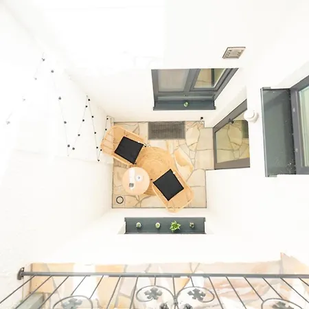 -stadthaus Ida- Mit Grosser Dachterasse, Am Schlosspark, Luftkurort Kisslegg, Boxspringbetten, Kaffeevollautomat, Smarttv, Familienfreundlich, Grosszuegig, Zentral Tatil Evi Kißlegg